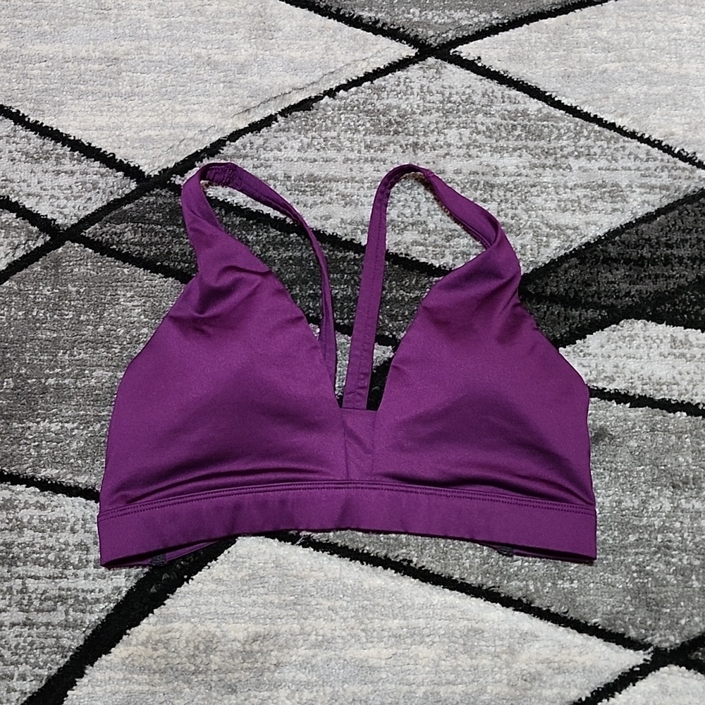 VSX SPORT V-NECK CUT-OUT STRAPPY RACERBACK SPORTS BRA MEDIUM
